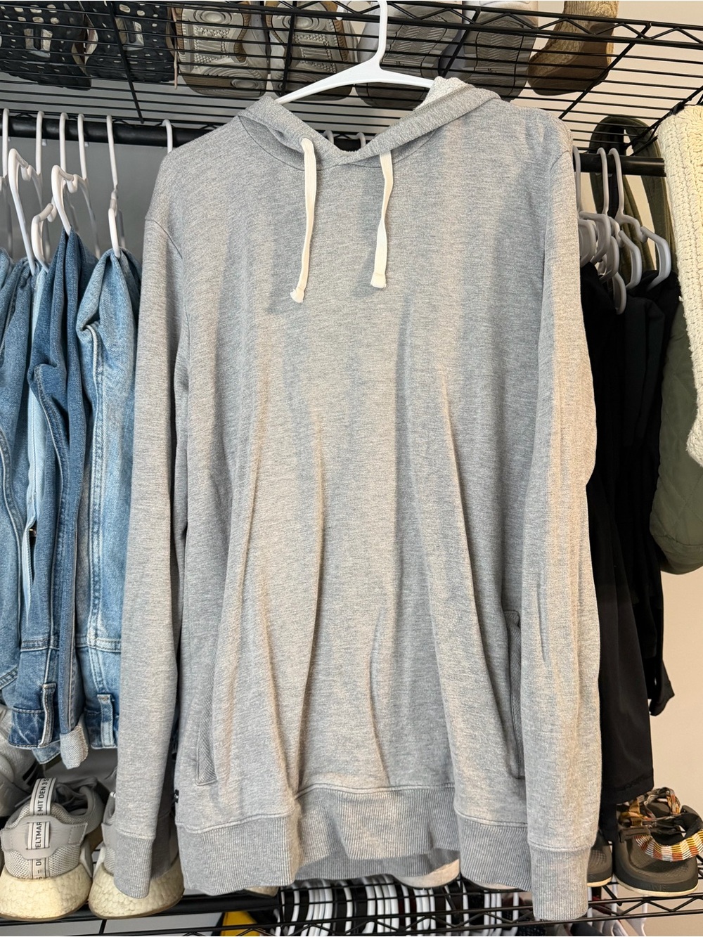 travis mathew hoodie